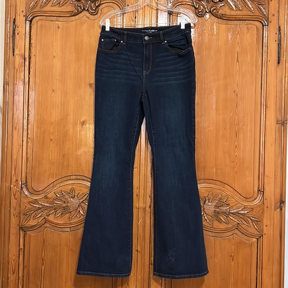 Chico’s Platinum Flare 0.5 - Picture 2 of 9